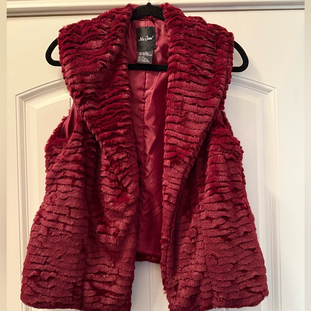 Maroon Faux Fur Vest with Pockets-Women’s Size Large